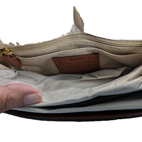 Coach Legacy Gusseted Leather bag - Picture 6 of 8